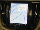 【Google搭載ナビ】Googleのアプリケーションとサービスがビルトインされ、スマートフォンと同じように車両を直感的に操作できます。Googleマップで音声操作や最新の交通情報を知ることが可能です