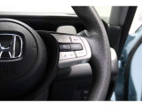 Hondaセンシングの機能のひとつ、アダプティブクルーズコントロール付!アクセルから足を離しても設定したスピードと前車との車間を保ち走行してくれます!車線維持もアシスト☆高速道路で疲労軽減ですね☆
