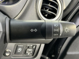 操作しやすいウインカーレバーは、安全な車線変更をサポート。直感的な操作で、スムーズな運転をアシストします。確実な操作感を実現。