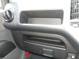 助手席内張りに車検証ケ-スを収納出来ます