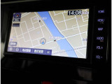 純正ナビを装備。タッチパネル式で使いやすく、お出かけもラクラクです。