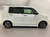 【セキュリティアラーム】車両の盗難や不正侵入を防止するための警告装置が付いています。警告音やハザードランプの点滅で周囲に異常を知らせてくれます