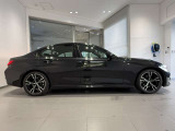 BMWでは重量配分にもこだわりがあり、FRモデルでは50:50とFFモデルでも60:40と前後の重量バランスにこだわり、軽快なハンドリングを実現しております。