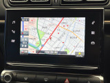 ●純正ナビ:一体感のあるナビは、高級感ある車内を演出してくれます。オーディオ機能も充実しておりますので、運転もより楽しめます♪