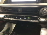 【オートエアコン】風量や吹き出し口を調整し、設定した温度に自動的に保ってくれる制御が付いているので、いつでも快適に過ごせます。