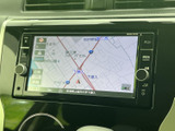 見やすい広角ディスプレイが、目的地までの道順をわかりやすく表示。スムーズなカーナビゲーションで、快適なドライブをサポートします。
