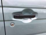 キーをポケットに入れたままでもドアのロック&アンロックができ、雨の日や、荷物の多い日に大活躍!