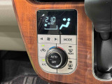 車内空調は&rdquo;AUTOエアコン&rdquo;にお任せ。運転に集中出来ますよ!