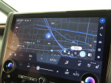 メーカー装着の14インチディスプレイオーディオを装備しております。