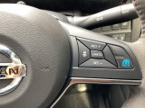 【プロパイロット】設定した車速内でクルマが自動的に加減速。 先行車との適切な車間距離を維持しながら追従走行します。