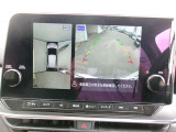 アラウンドビュ-モニタ-装備。上から見下ろしているような映像が表示されるので、車庫入れ時も安心です!
