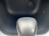 アクセサリーソケット、センターコンソールトレイ。