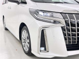 フォグランプ装着車です。暗い夜道の車両前方を明るく照らします