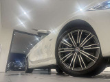 サービスにはドイツ本国と同様に教育と訓練を受け、BMWを知り尽くした「マイスター」が数多く在籍しております。360度による納車前点検整備で、お客様に安心と安全をお届けいたします。