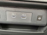 USB接続できます。