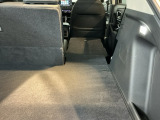 軽い力でサッと倒せるシートアレンジ。急に荷物が増えても、その場でサクッとスペースを広げられます。毎日の『困った』を『助かった』に変える工夫が満載です。