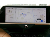 DCM(専用通信機)を装備したコネクティッドナビです。なお無償でのご利用期間は限定(令和12年2月まで)されています。詳しくは営業スタッフにお問い合わせください。