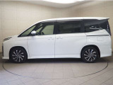 両側パワースライドドア付きだから、狭い駐車スペースなどでの 乗り降りラクラク!小さなお子さまのいるご家庭には嬉しい装備。