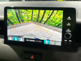 【バックカメラ】駐車時に後方がリアルタイム映像で確認できます。大型商業施設や立体駐車場での駐車時や、夜間のバック時に大活躍!運転スキルに関わらず、今や必須となった装備のひとつです!