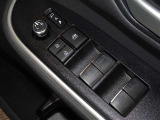 電動格納式ドアミラー・パワーウインドウを装備しています。