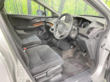 運転席シート廻りは使用感も少なく、良好な状態となっています。丁寧に使われていたことがよくわかりますね。