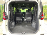 普段のお買い物や通勤、送迎等に十分な荷室スペースを確保しております。セカンドシートを倒すと、大きな荷物の積載も可能です♪
