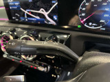 メルセデス・ベンツ八王子の最新のショールームには、大型モニターがあり最先端のメルセデス・ベンツをご体感頂けます!屋内展示場のため、天候の悪い日でも、ごゆっくりとお車をご覧頂ける店舗でございます!
