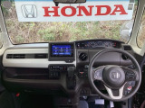 フロントガラスが大きく、ワイドな視界で運転もしやすくなるように、設計されています。