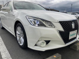 【 LEDヘッドライト 】悪天候や夜間の走行も視界良好で安心してお乗りいただけます。