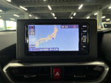 ディスプレイオーディオやカーナビは、現代のドライブにおいて欠かせない装備のひとつです。初めての場所でも迷いにくく、快適なルート案内で運転をサポートします。移動中のエンターテインメント性も高まります。