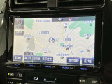 純正ナビを装備。タッチパネル式で使いやすく、お出かけもラクラクです。