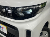 【LEDヘッドライト】悪天候や夜間走行時も良好な視界を確保し安心して運転できる高輝度LEDヘッドライトを装備!点灯速度が早く、消費電力も抑えられています。