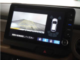 ◆リアワイドカメラシステム◆3種類の表示で後方確認をサポート♪セレクトレバーを「R」の位置に入れるとカメラ画像に切り替え。ノーマルビューでは従来のリアカメラと同様の標準的なビューで表示します!