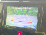 【バックカメラ】駐車時に後方がリアルタイム映像で確認できます。大型商業施設や立体駐車場での駐車時や、夜間のバック時に大活躍!運転スキルに関わらず、今や必須となった装備のひとつです!