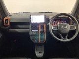 ボンネットフードの左右前端が見やすく車両感覚がつかみやすいので、狭い道でも安心して運転できます。SUVらしい高いアイポイントで、見通しの良い視界を実現!運転しやすいですよ♪