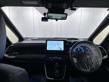 落ち着いたカラーの内装で、ゆったりと運転したい方に。