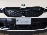 BMW代表的な特徴のキドニーグリル。BMWのすべてのモデルに採用され、BMWらしさを強調しております。