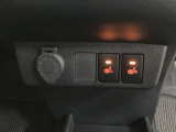 運転席と助手席には寒い日に嬉しいシートヒーターが付いてますよ(^^♪