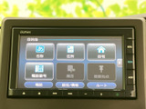 直感的な操作で、スムーズな目的地設定が可能です。快適なドライブをサポートする頼もしい相棒として、あなたの旅をさらに楽しく彩ります。