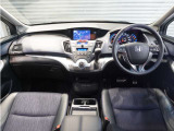 ◆インテリアパネル◆視界広々で非常に運転しやすくロングドライブでも疲れを感じさせないすっきりとまとまったインパネ周りです。