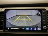 バックカメラ搭載です!車庫入れが苦手な人はもちろん、車両感覚に自信がある人にもお勧めです!見えない箇所が見えるようになるので、低い障害物や隠れてしまっている子供の存在等にも気付く事が出来ます。