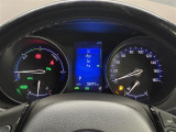 【メーターまわり】ドライバーから見やすい位置にあって安全運転に寄与します。マルチインフォメーションディスプレイでは、クルマに関する情報の確認はもちろん、各種安全機能・装備のON/OFFも設定可能。