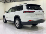 自動車保険について。正規ディーラーだけの特別なブランド保険に加入いただけます。基本補償に加え5つの項目をカバーする「プレミアムプラス」と、長期契約による安定した保険料で、さらなる安心と満足を提供します