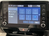 LEDヘッドライト・ディスチャージヘッドライトを装備しており、夜間走行もとても明るく安全です。 フォグランプ(補助前照灯)も装備しております。