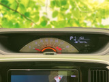 視認性の高いメーター類で、運転に必要な情報を的確に把握できます。運転に集中できる、シンプルで分かりやすいデザインです。