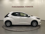 【まるごとクリーニング】シートを取り外し、車内を徹底洗浄。隅々まで丁寧に仕上げています。
