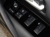 電動格納式ドアミラー・パワーウインドウを装備しています。
