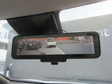 【スマートルームミラー】バックミラーが映像で!!荷物や後席に同乗している方、曇りなど視界が遮られ後ろの確認がでいきない時、クリアな映像で確認をすることができる便利な機能です☆