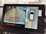 ★パノラミックビューモニター★クルマを真上から見下ろしているかのような映像によって車庫入れや縦列駐車などの駐車時に自車と駐車位置の関係をひと目で確認できスムースな駐車をサポートします!
