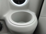 小物入れにもなるドリンクホルダーが両側付いて便利です